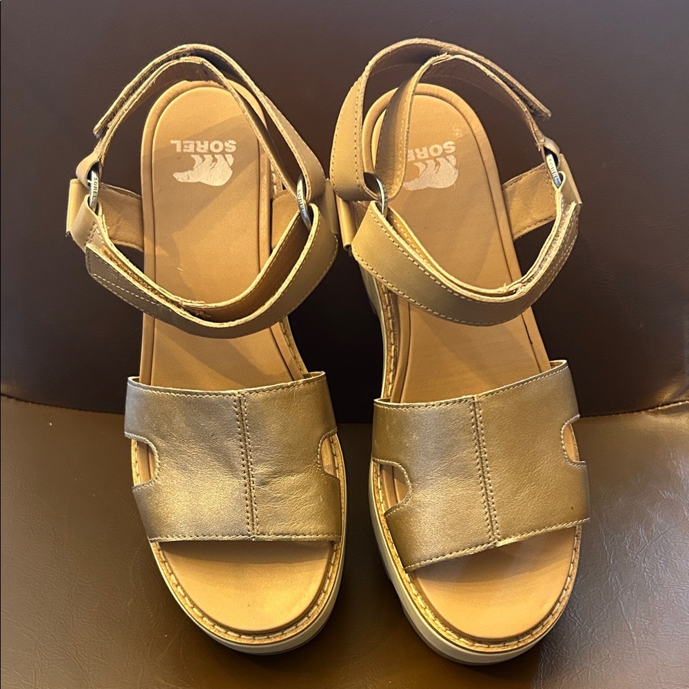 Sorel Bronzy Beige Leather platform Sandals- like new